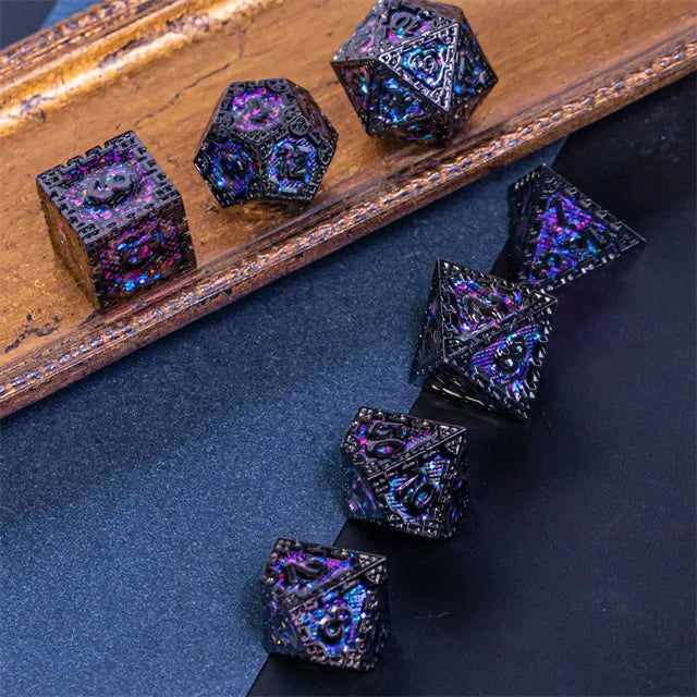 Dark Metal dice set Zwart paars