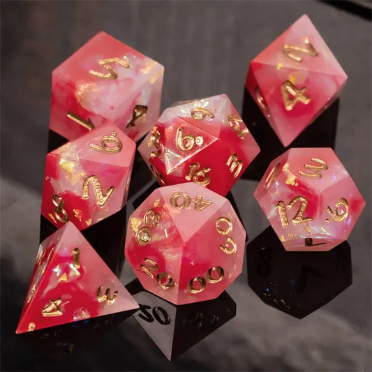 Sharp edge dice Roze