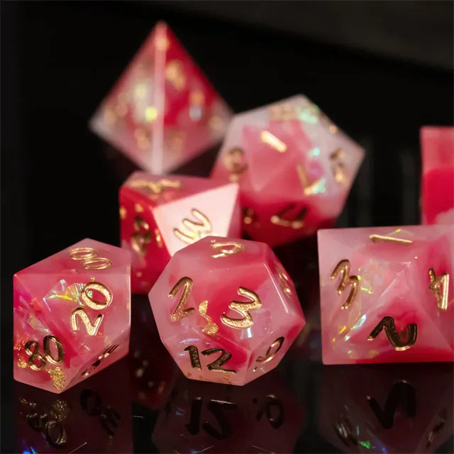 Sharp edge dice Roze